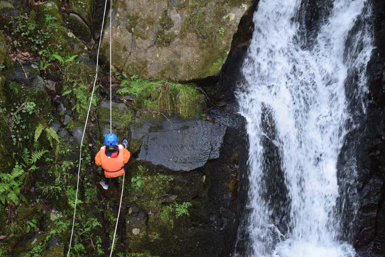 Ascenderéis junto a increíbles cascadas