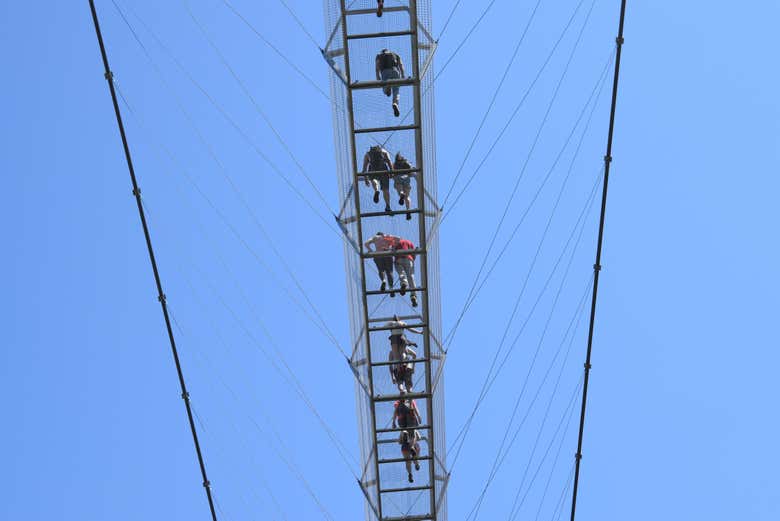 Attraversando il ponte 516 