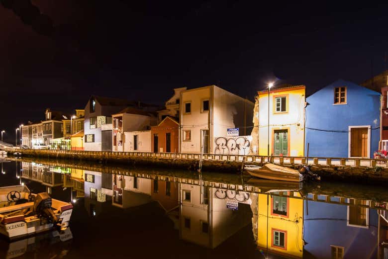 Calles de Aveiro por la noche