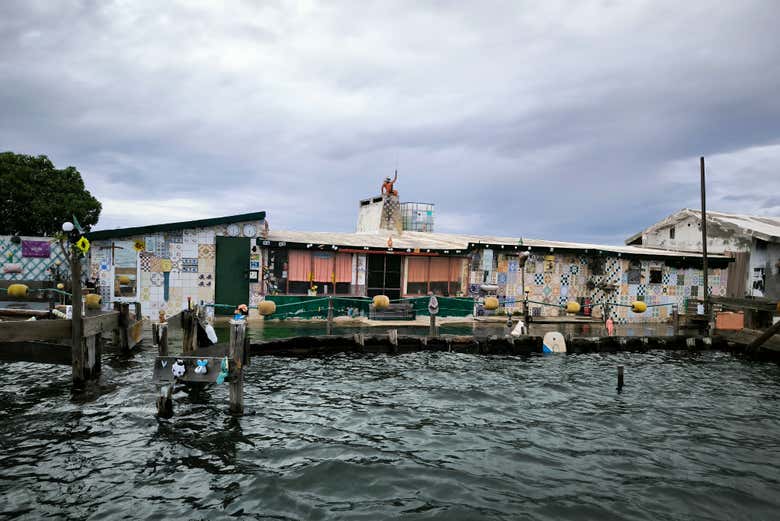 Descubrid los tradicionales palafitos y casas de pescadores