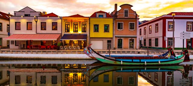 Paseo en barco moliceiro o mercantel por Aveiro