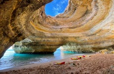 Tour delle grotte di Benagil in kayak