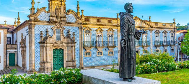 Excursão a Guimarães + Degustação de vinhos