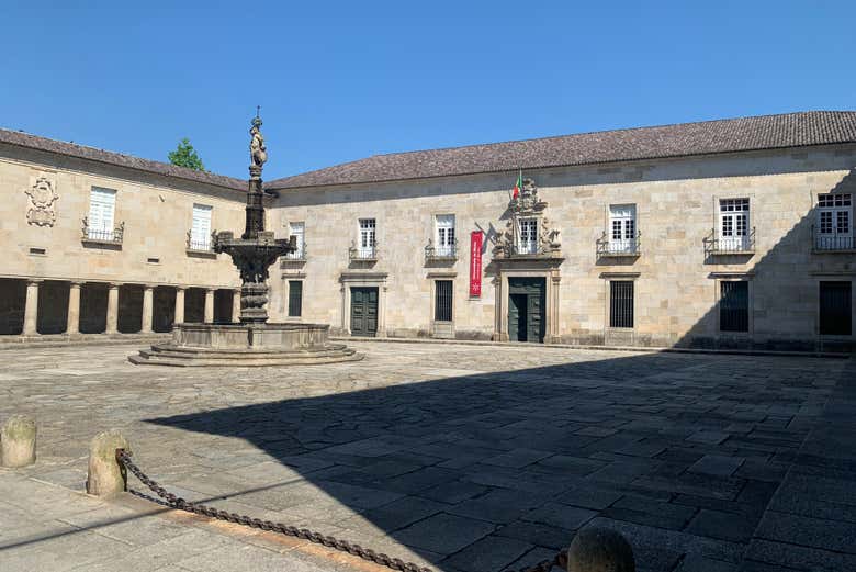 Découvrez les belles places de Braga