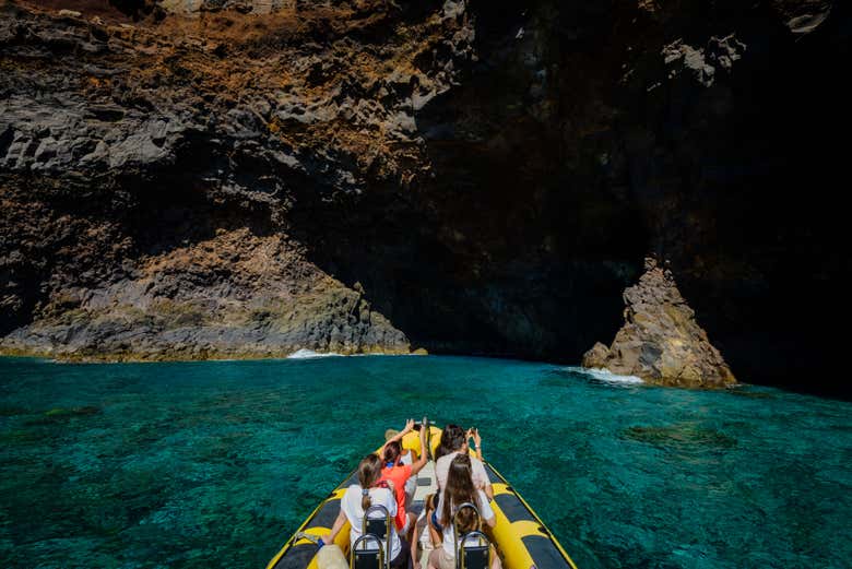 About the entender a cave