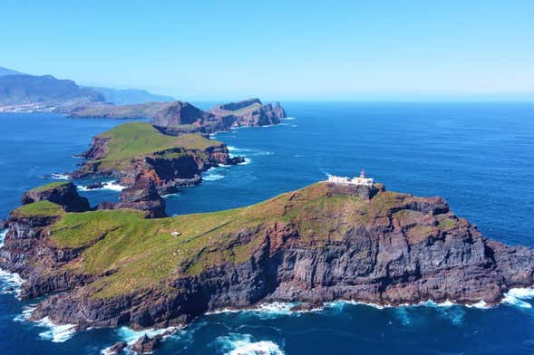 Passeio de barco pela Ponta de São Lourenço