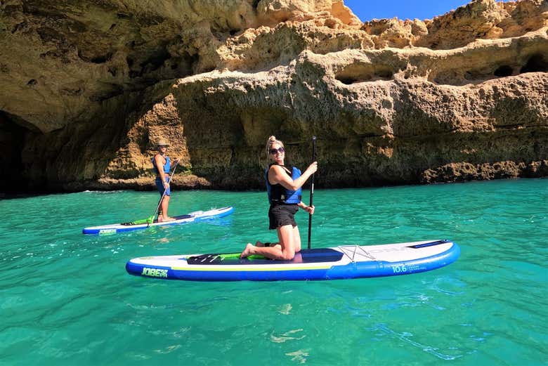 Praticando paddle surf