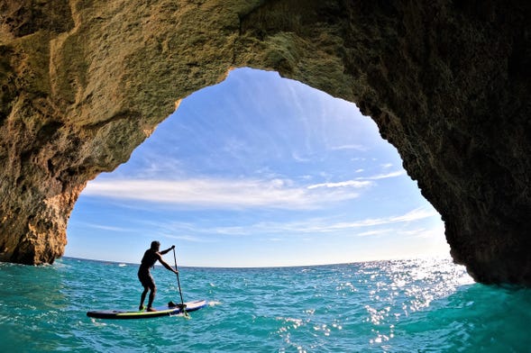 Paddle surf en las cuevas de Benagil