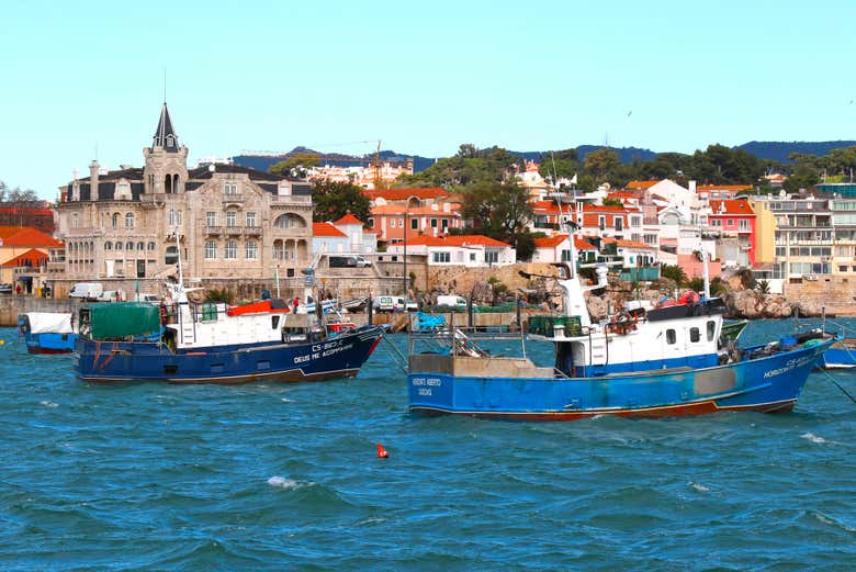 Barcos de pesca frente a Cascais