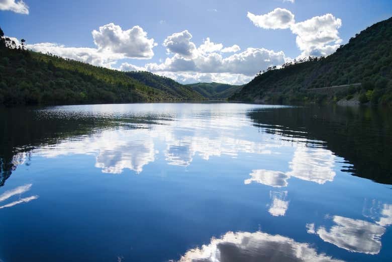 Acque cristalline del fiume Tago