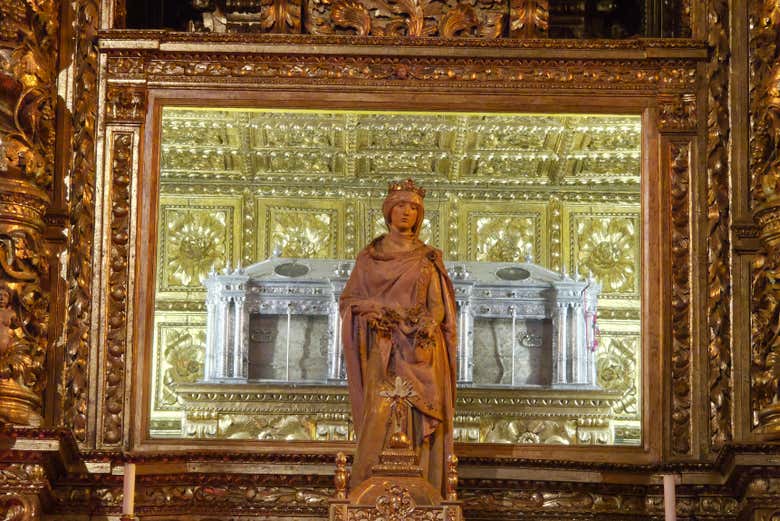 Urna con las reliquias de Santa Isabel 