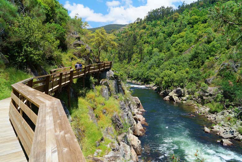 Pasarela sobre el río Paiva