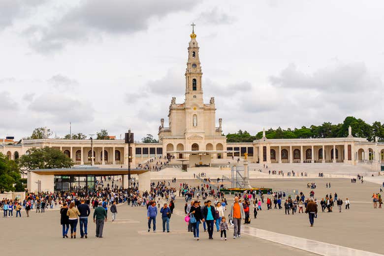 Pèlerins au sanctuaire de Fátima