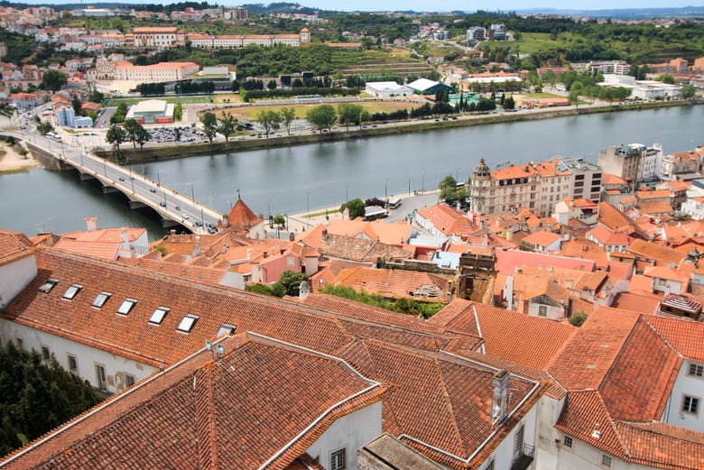 Vista aerea del centro storico di Coimbra