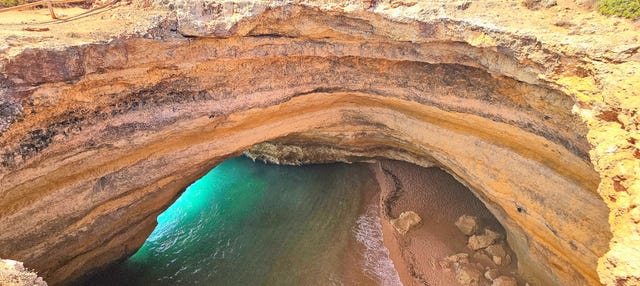 Excursão às grutas de Benagil, Algar Seco e praia da Marina