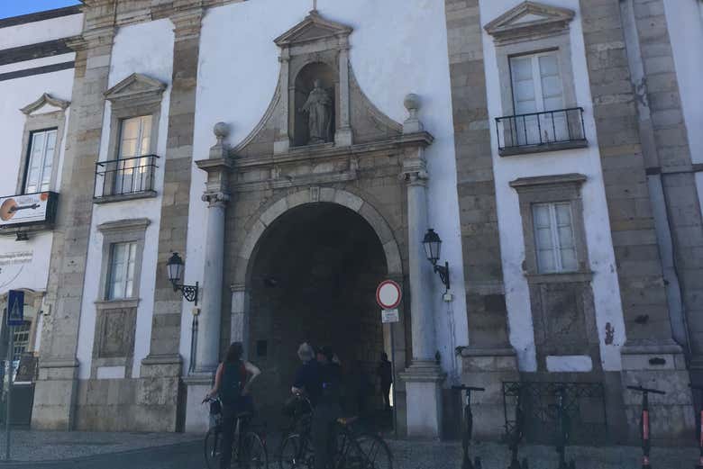 O Arco da Vila de Faro