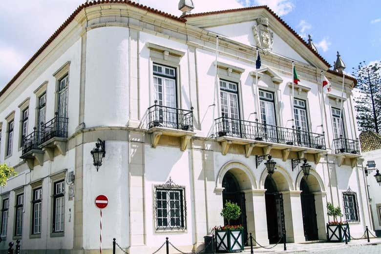 In front of Faro Town Hall
