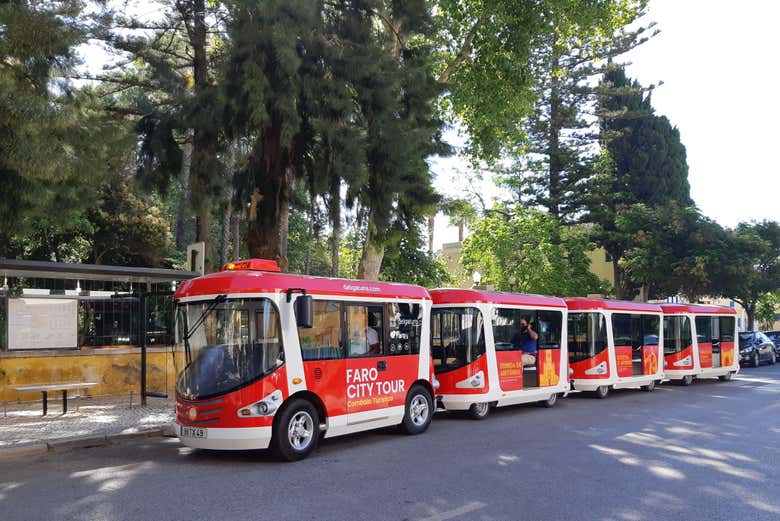 Tren turístico en Faro