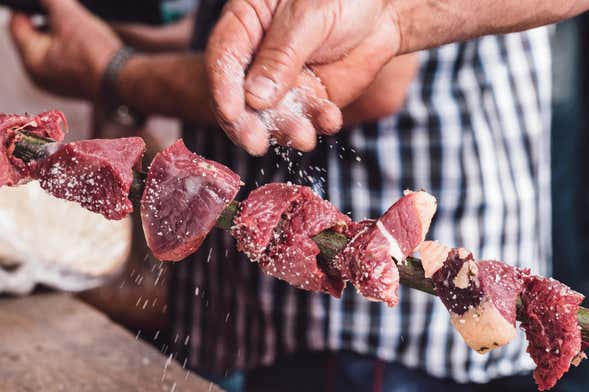 Jantar com espetáculo folclórico