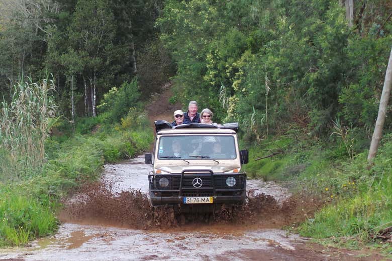 Atravessando o barro com o 4x4