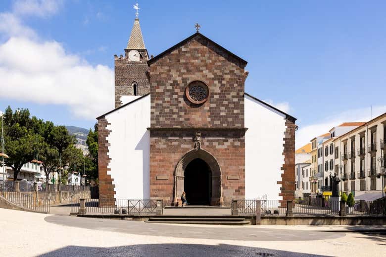 Admirad la arquitectura gótica de la Catedral de Funchal