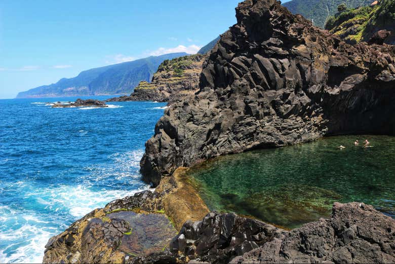 Découvrez les piscines volcaniques