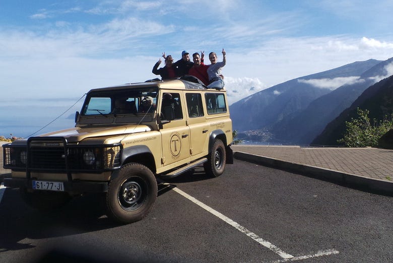 Recorriendo el norte de Madeira en jeep
