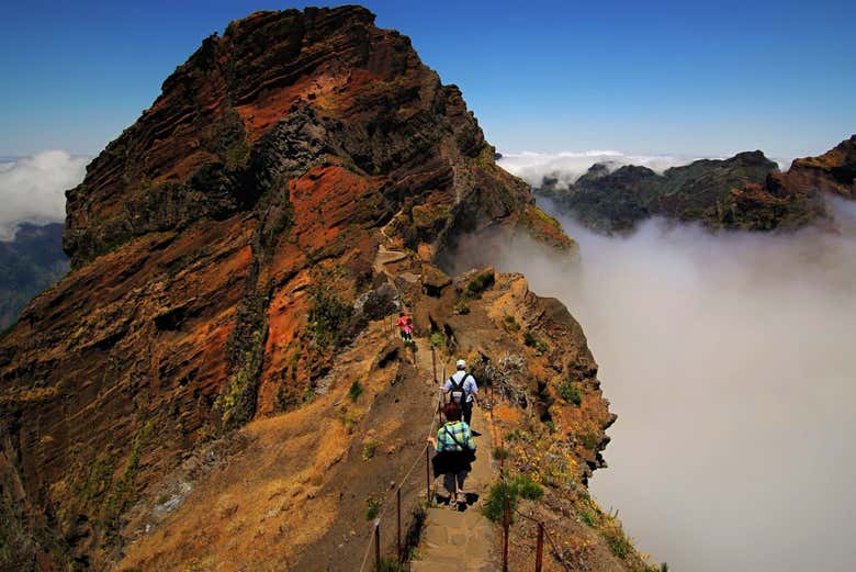 Practicando senderismo en Madeira