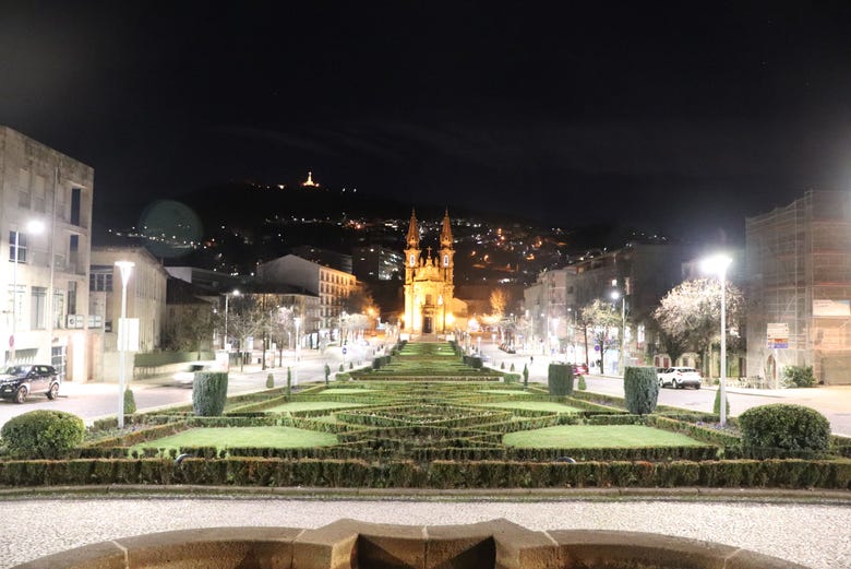 Vistas noturnas de Guimarães