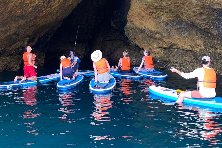 Remando por las cuevas de la zona