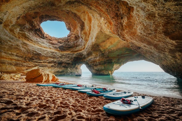 Paddle surf en las cuevas de Benagil