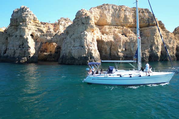 Passeio de barco privado por Sagres ou pelas grutas de Benagil