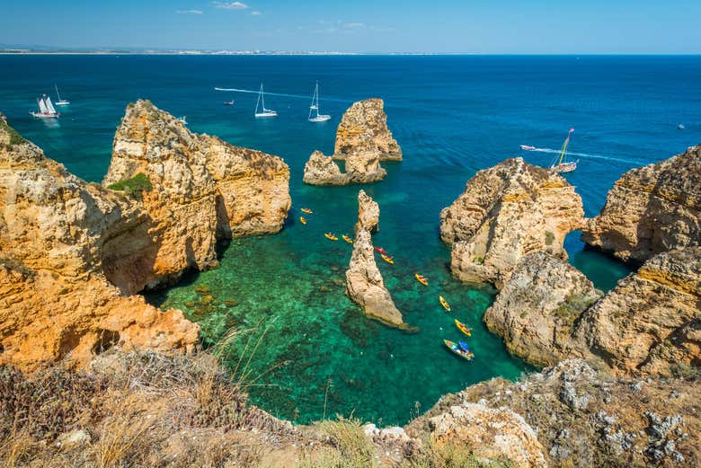 Admirando a Ponta da Piedade