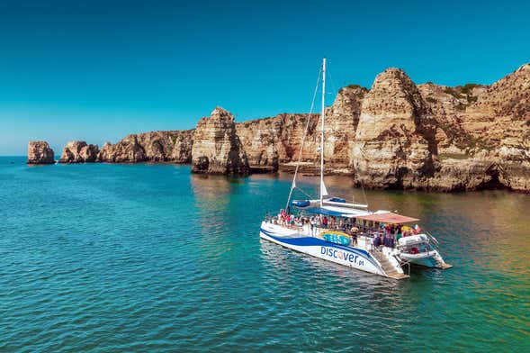 Paseo en catamarán por la costa del Algarve