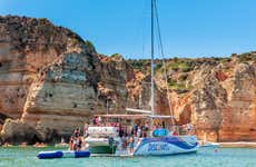 Passeio de catamarã à Praia da Luz