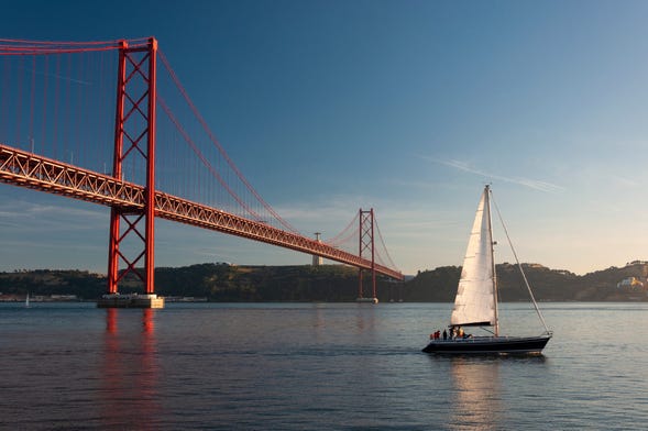 Alquiler de velero con patrón en Lisboa