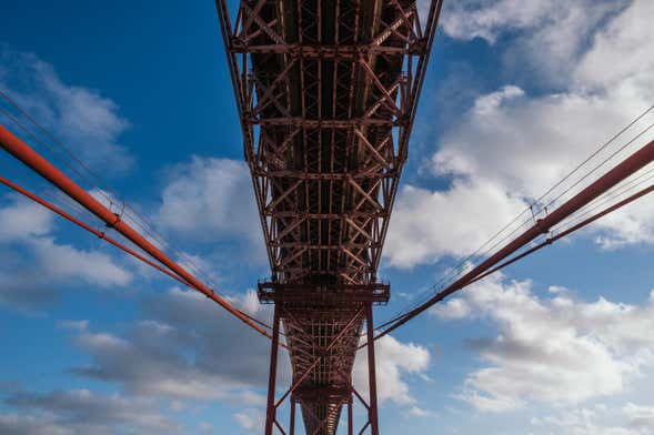 Entrada a la experiencia Pilar 7 del puente 25 de Abril