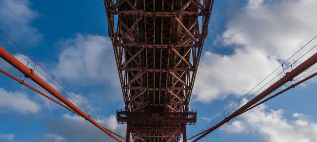 Entrada a la experiencia Pilar 7 del puente 25 de Abril