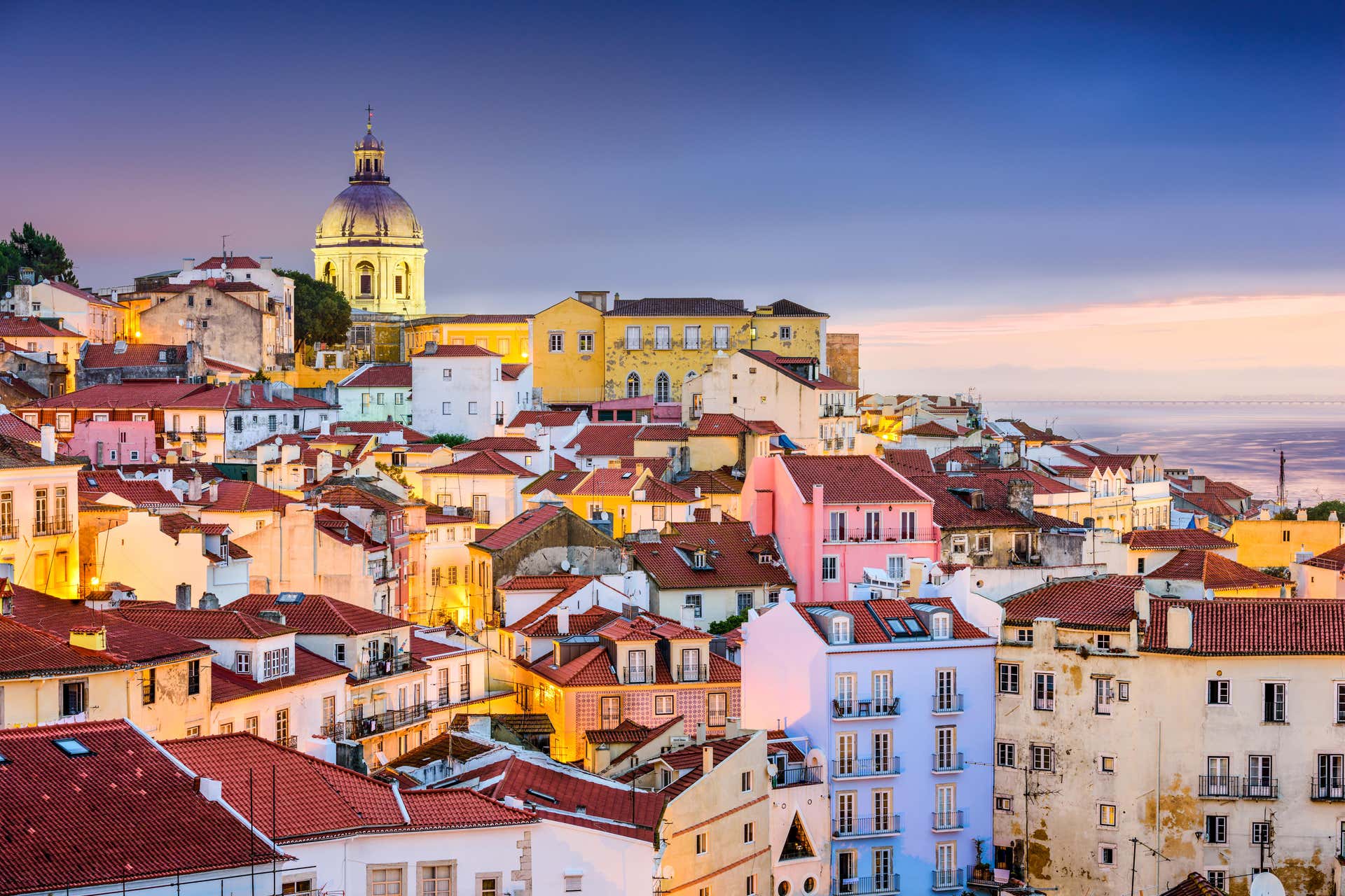 alfama walking tour free