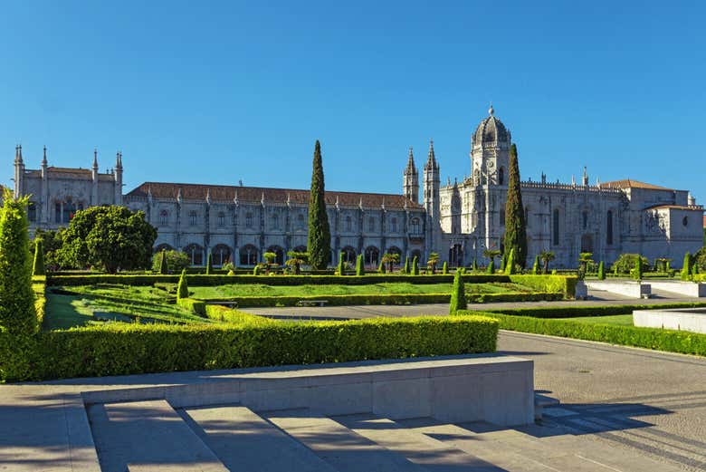 Magníficos jardines que rodean el Monasterio de los Jerónimos