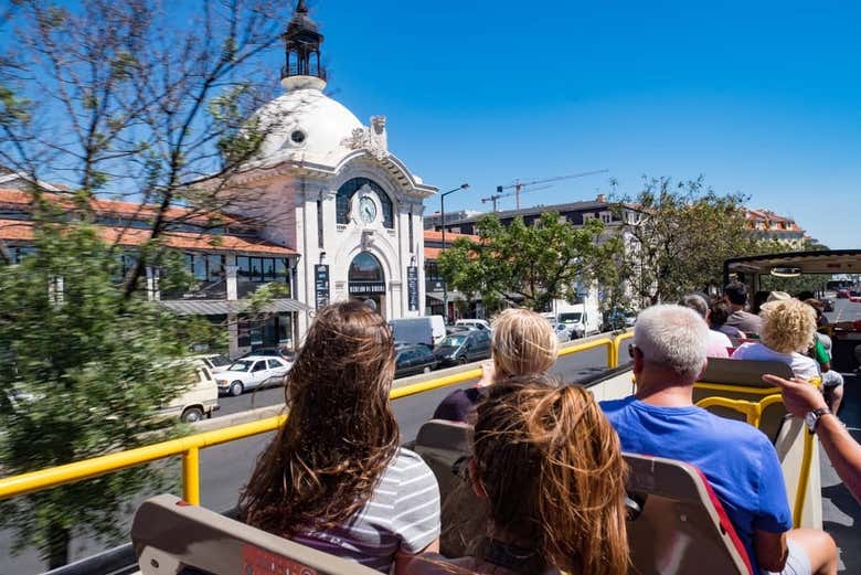 Pasaremos junto al Mercado da Ribeira