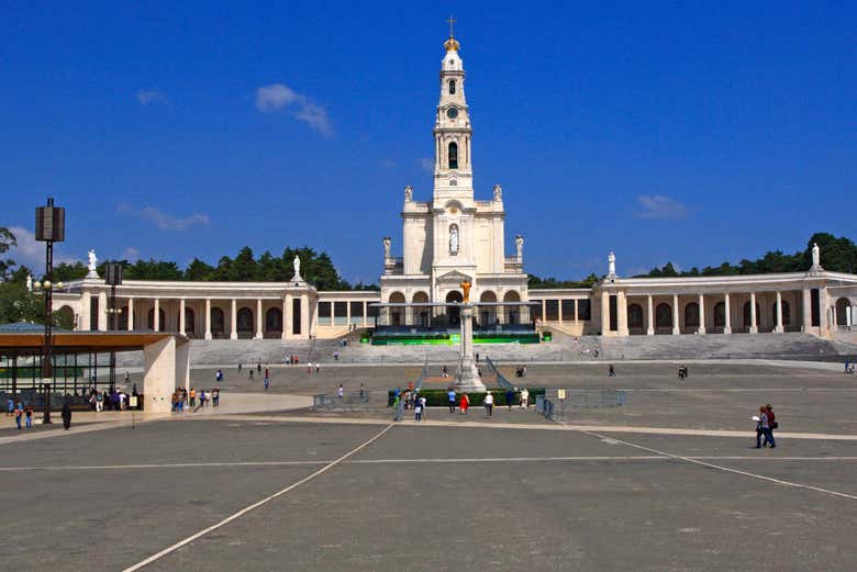 Basílica de Nossa Senhora do Rosário de Fátima