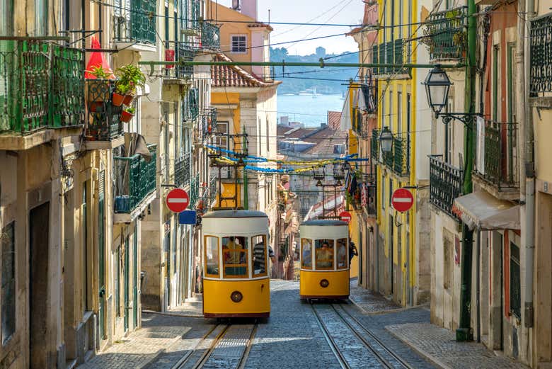 Les funiculaires de l'Elevador de Gloria