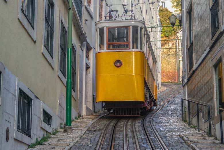 Le funiculaire de Lavra permet de gravir des pentes abruptes