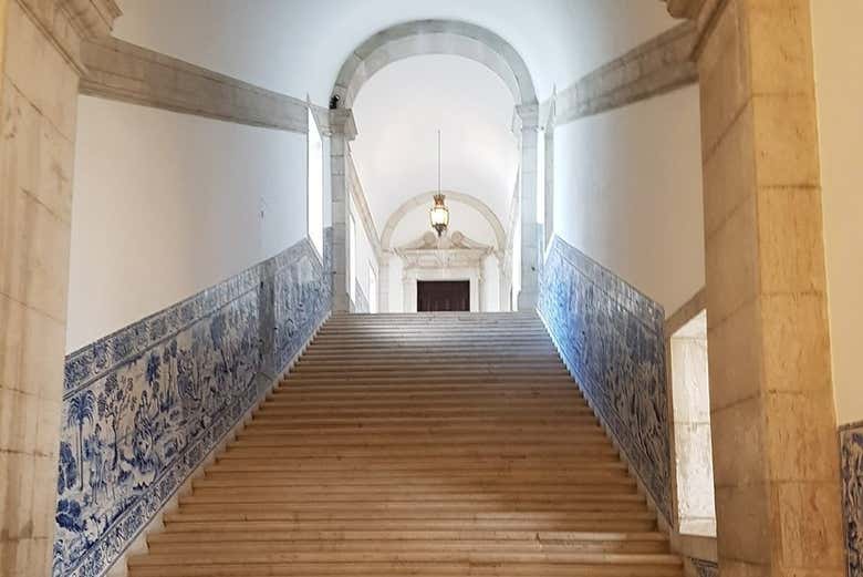 Marvel at the walls decorated wiith Baroque tiles