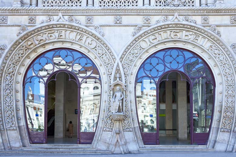 Entrada a la estación de trenes de la plaza del Rossio