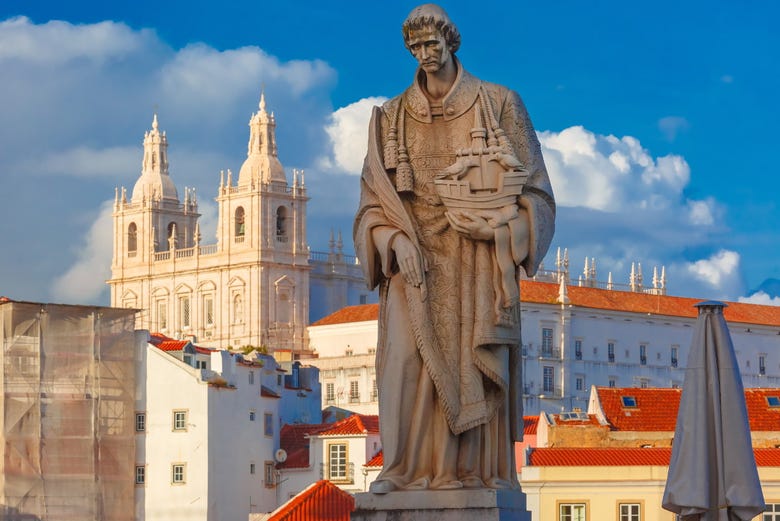 Statua di San Vincenzo, patrono di Lisbona