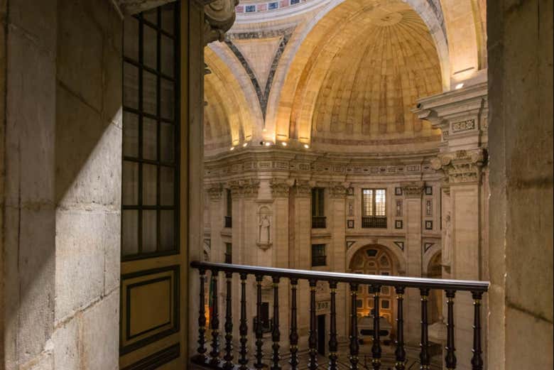 Ready to explore the inside of the National Pantheon?