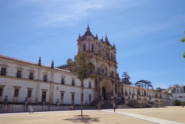 Fachada do Mosteiro de Alcobaça 