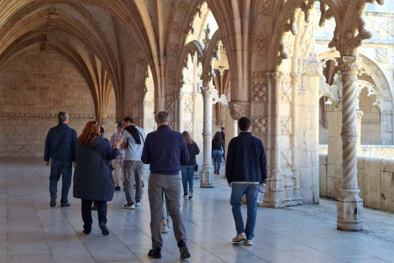 Explore the Jerónimos Monastery